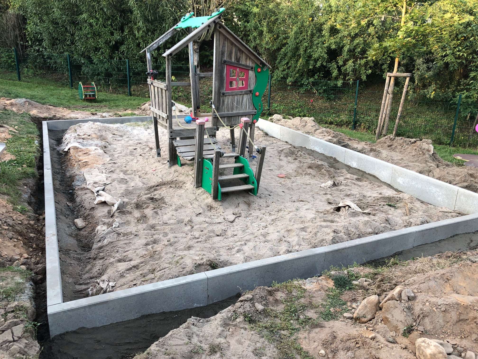 Neue Sandkästen für den Tholeyer Kindergarten - Förderverein